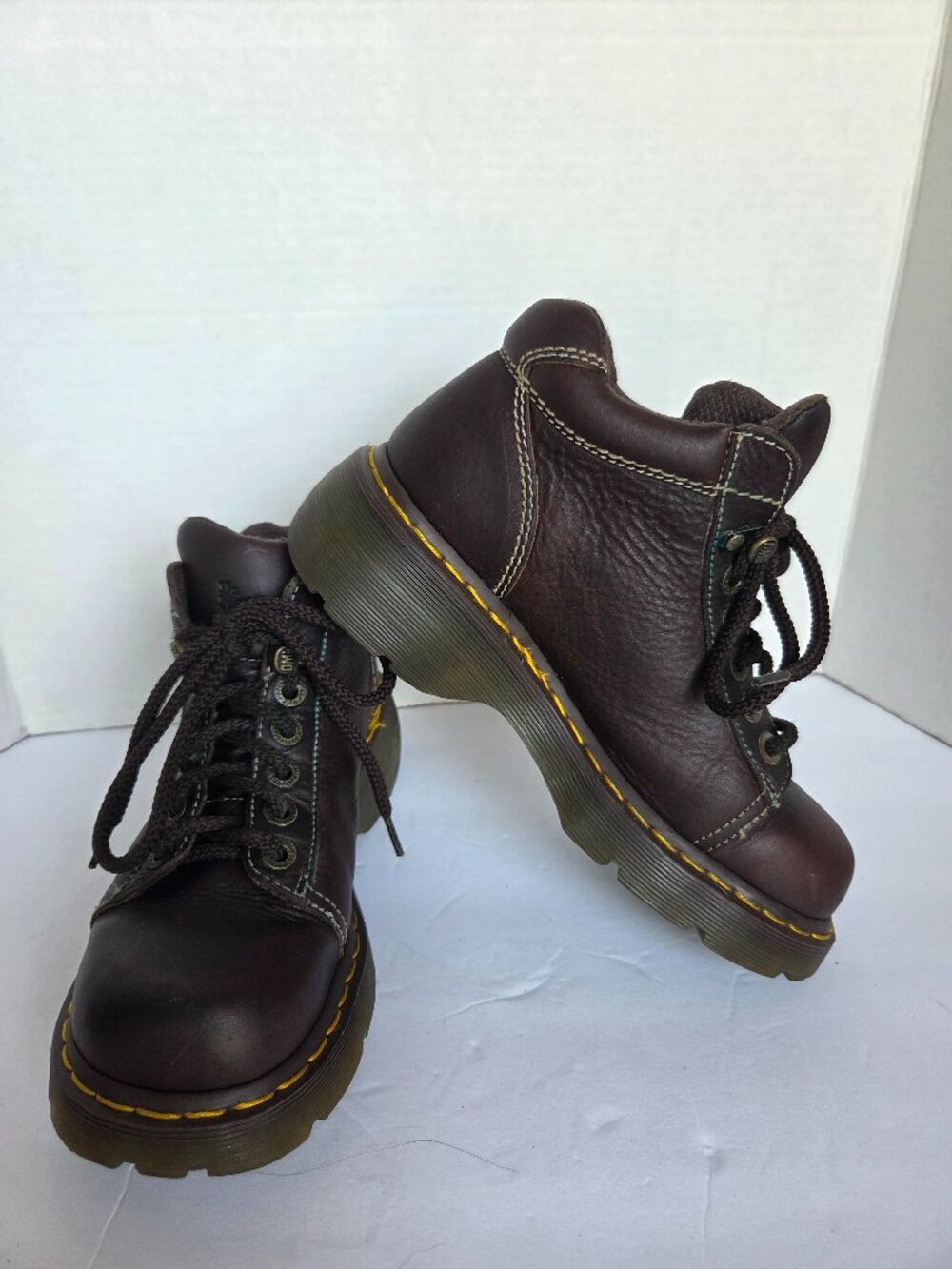 D. Martens 8542